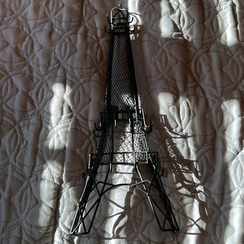 Eiffel Tower Jewelry Holder